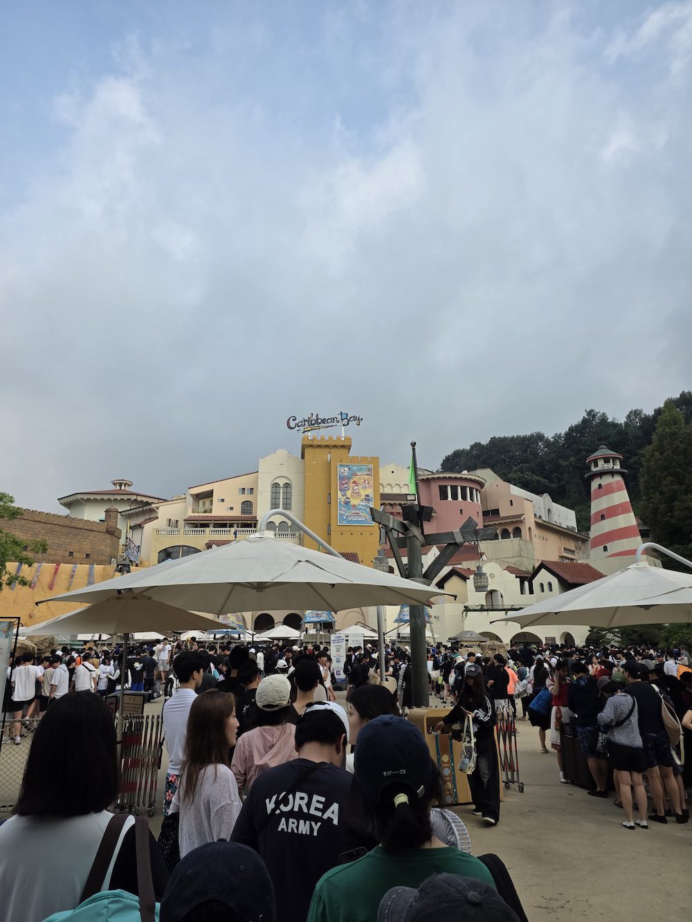 캐리비안베이 오픈런 입구 대기 모습